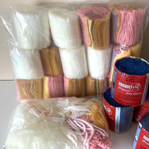 Bundle of Hook & Latch Pre-Cut Rug Making Yarn Multicolor Crafting Crafts - Picture 4 of 4